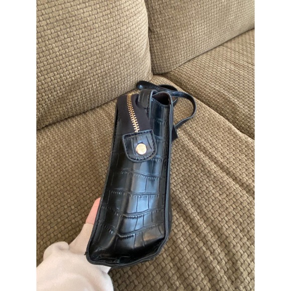 Missguided black croc shoulder bag. - Picture 5 of 8